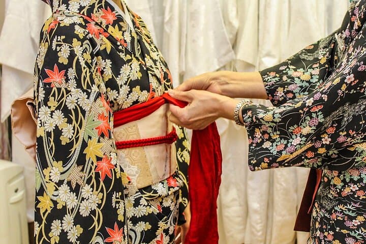 Kimono Walk and Tea ceremooy and sake in Historic Kitsuki Castle — photo 3