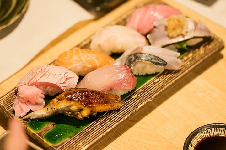 Osaka: Guided Food Tour with 12 Dishes at 4 Local Eateries — photo 3