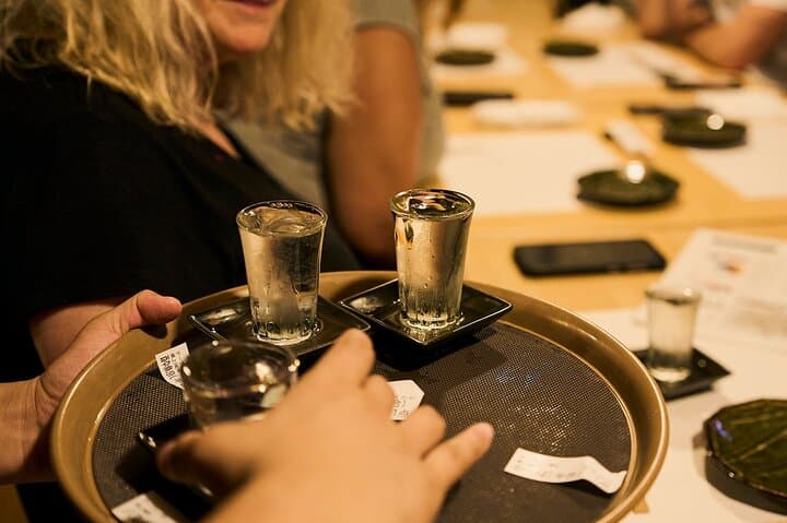 Osaka: Guided Food Tour with 12 Dishes at 4 Local Eateries — photo 7