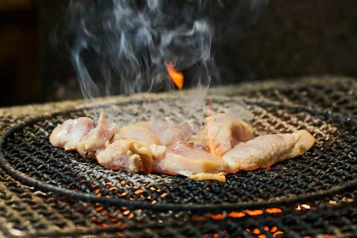Osaka: Guided Food Tour with 12 Dishes at 4 Local Eateries — photo 2