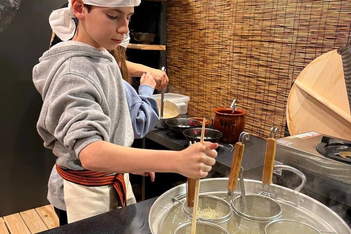 Ramen Bowl Painting & Cooking in Gion, Kyoto — photo 2