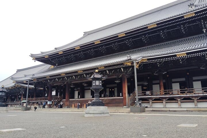 Kyoto: Higashi Honganji Temple & Garden Walk from Kyoto Station — photo 11