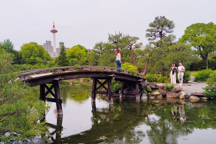 Kyoto: Higashi Honganji Temple & Garden Walk from Kyoto Station — photo 2