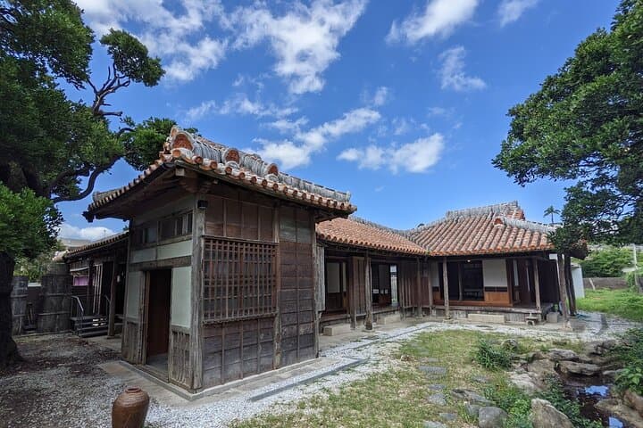 Private tour with local licensed interpreter guide w/van — photo 16