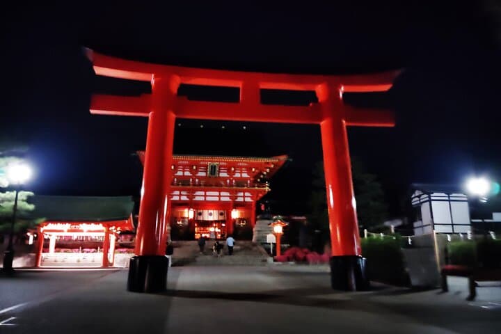 Kyoto: Fushimi Inari Taisha Night Tour with Guide — photo 10