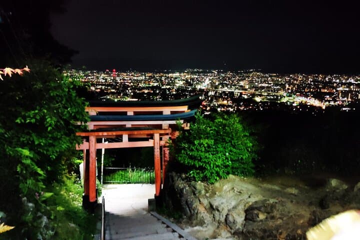 Kyoto: Fushimi Inari Taisha Night Tour with Guide — photo 8