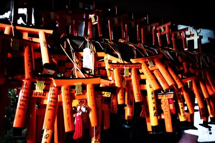 Kyoto: Fushimi Inari Taisha Night Tour with Guide — photo 6