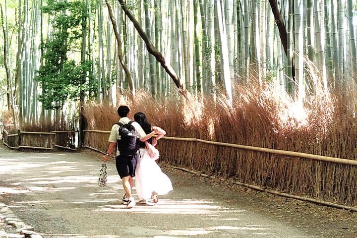 Kyoto: Serene Morning Walk in Arashiyama Bamboo Grove — photo 1