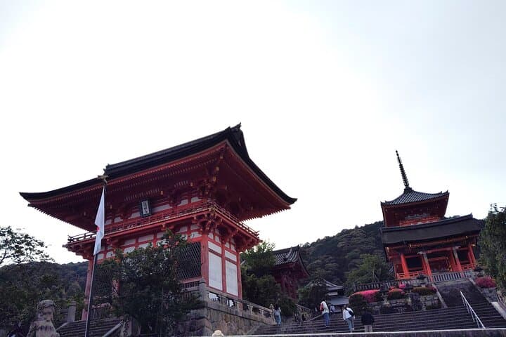Kyoto: Sunrise Serenity at the Sacred Kiyomizu-dera Temple — photo 7
