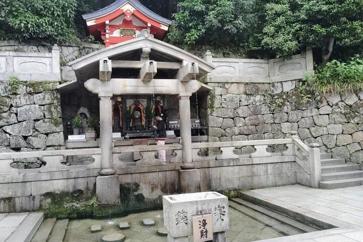 Kyoto: Sunrise Serenity at the Sacred Kiyomizu-dera Temple — photo 16