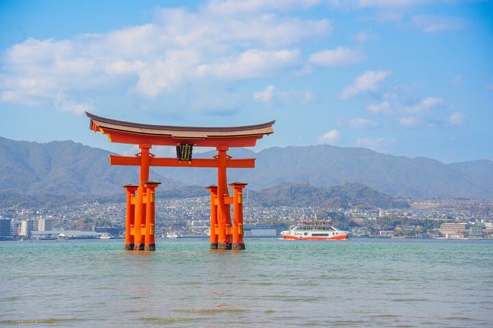 Hiroshima and Miyajima Day Trip with Itsukushima Shrine & Ferry — photo 16