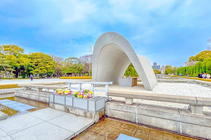 Hiroshima and Miyajima Day Trip with Itsukushima Shrine & Ferry — photo 8