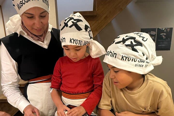 Kyoto: Paint Your Own Ramen Spoon & Michelin Ramen Class — photo 8