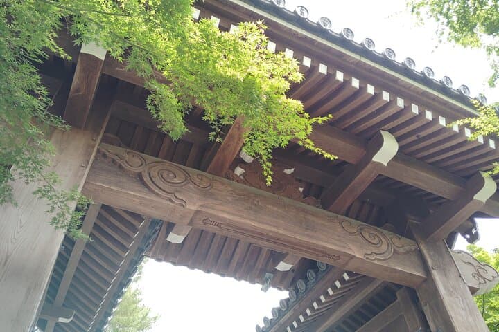 Kyoto: Serene Stroll Through Eikando’s Timeless Temple Paths — photo 9