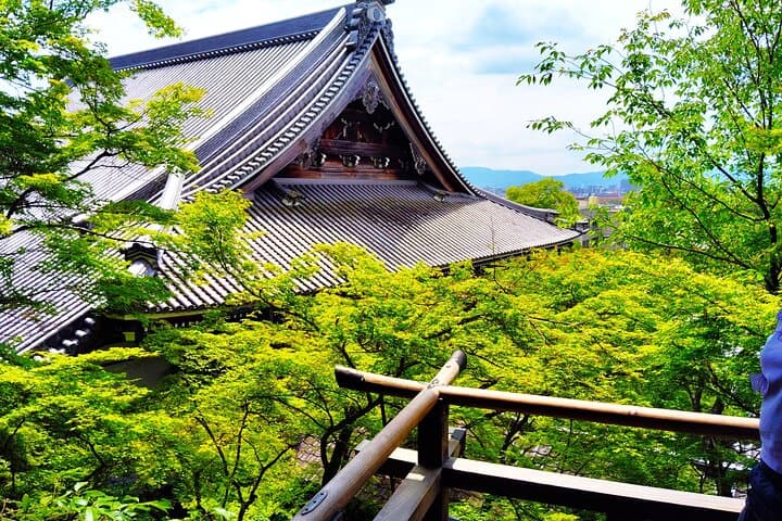 Kyoto: Serene Stroll Through Eikando’s Timeless Temple Paths — photo 6