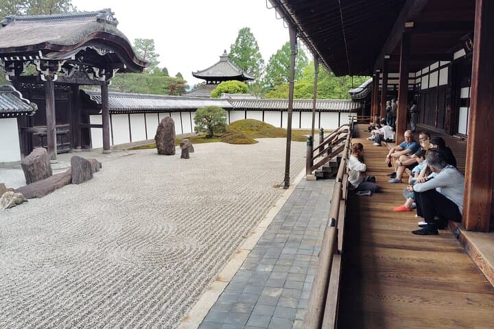 Kyoto: Tofuku-ji Temple and Komyo-in Guided Walking Tour — photo 11