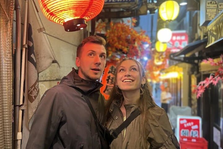 Tokyo: Shinjuku Food Tour with 15 Dishes and 4 Local Eateries