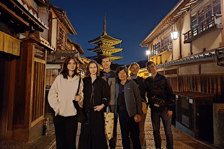Kyoto night walk tour (Gion district) — photo 2