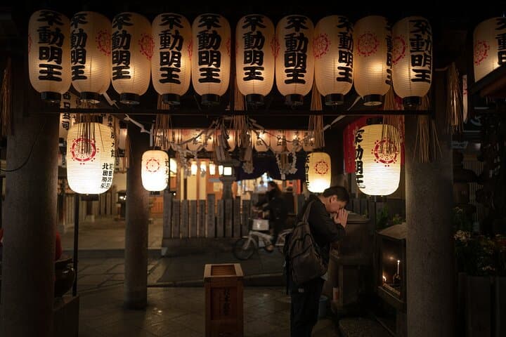 Customizable Osaka Historical Full Day Walking Tour — photo 10