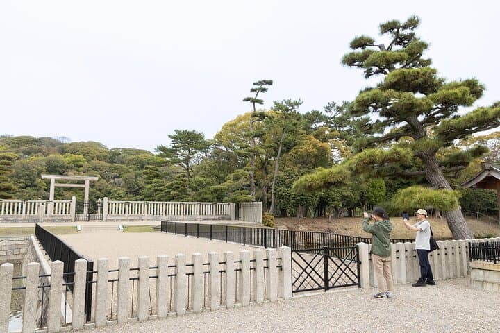Customizable Osaka Historical Full Day Walking Tour — photo 16