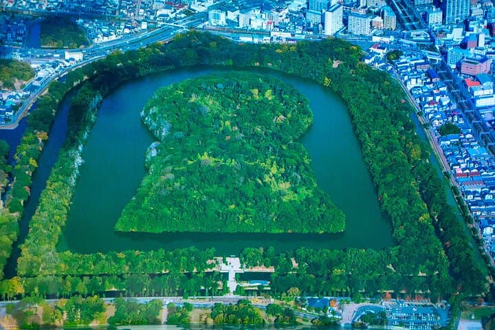 Customizable Osaka Historical Full Day Walking Tour — photo 7