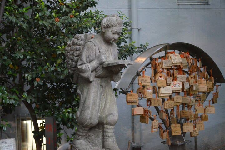 Tokyo After Dark Shinjuku Tour of Tradition and Pop Culture — photo 9