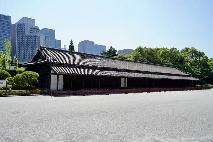 Imperial Palace East Garden Private Tour from Tokyo — photo 7