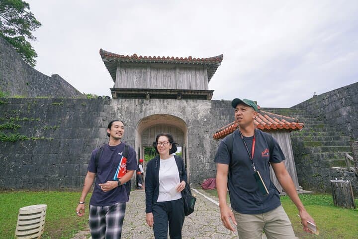 Okinawa Shuri Castle Peace Walking Tour — photo 5