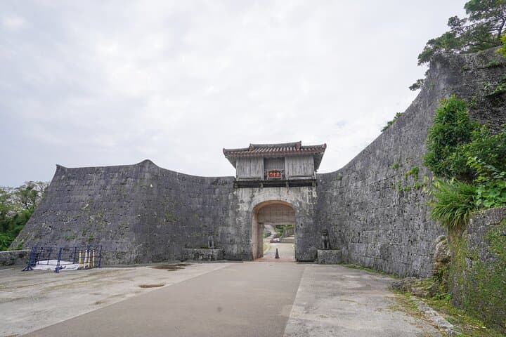 Okinawa Shuri Castle Peace Walking Tour — photo 6
