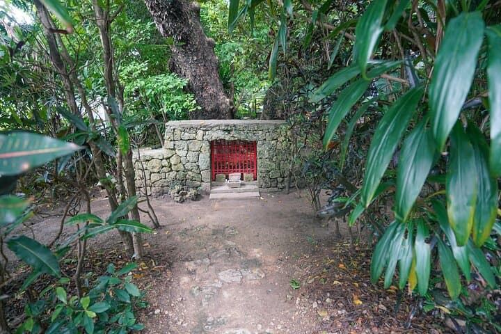 Okinawa Shuri Castle Peace Walking Tour — photo 19
