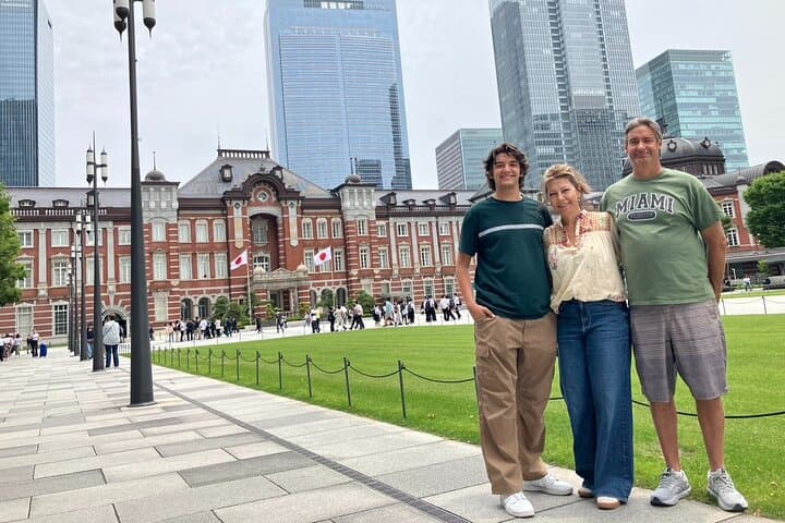 Imperial Palace to Tokyo Station Historical Walking Tour — photo 1