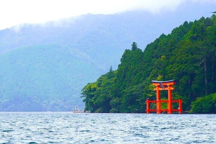 Hakone Shrine and Checkpoint Guided Tour — photo 2