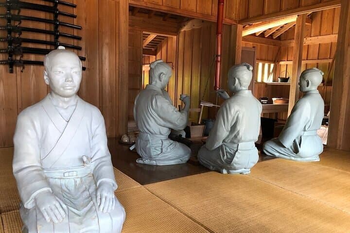 Hakone Shrine and Checkpoint Guided Tour — photo 3