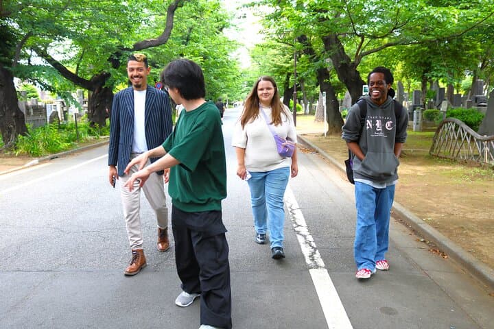 Meiji Shrine & Harajuku Walking Tour 　Tradition Meets Pop Culture — photo 3