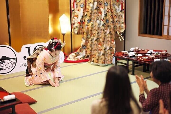 Kyoto 4 hr Gion Private Guided Tour & Maiko or Geisha Dinner — photo 4