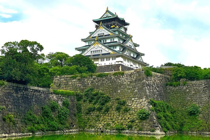 Osaka: Castle and Stone Walls Guided Walking Tour — photo 7