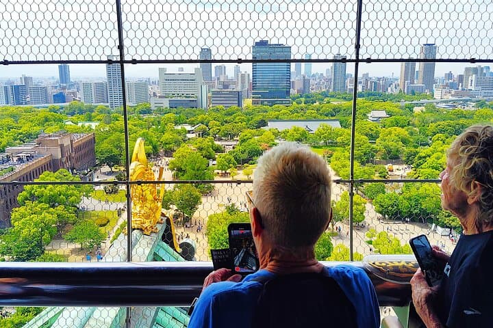 Osaka: Castle and Stone Walls Guided Walking Tour — photo 6