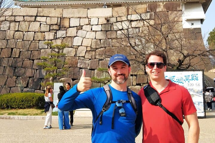 Osaka: Castle and Stone Walls Guided Walking Tour — photo 11