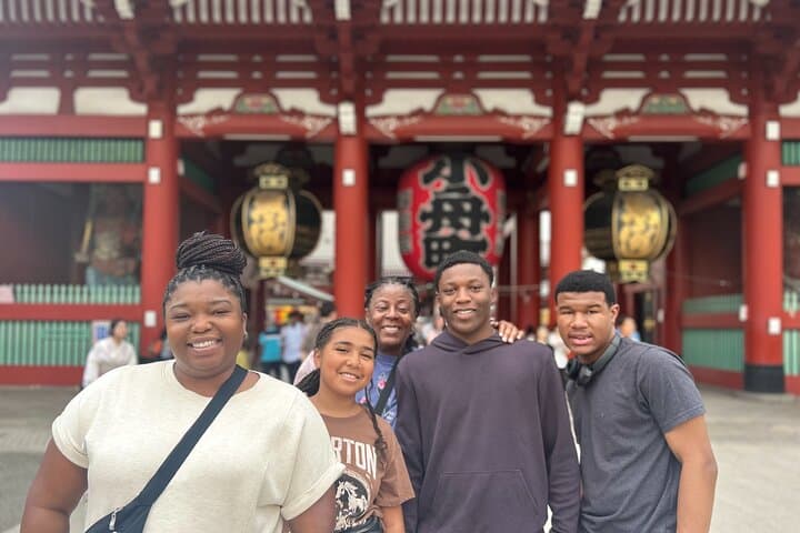 Christmas Magic in Tokyo! Private & Family-Friendly Walking Tour — photo 17