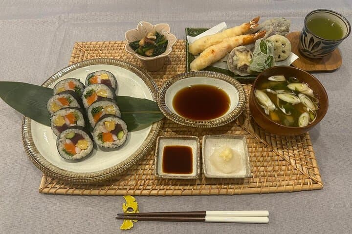 Let's make Roll sushi and Tempura at a local Tokyo home！ — photo 10