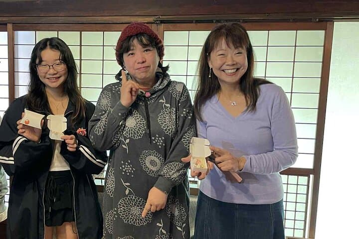 Tsumami Zaiku (Kanzashi) making Workshop in Abeno Osaka — photo 2