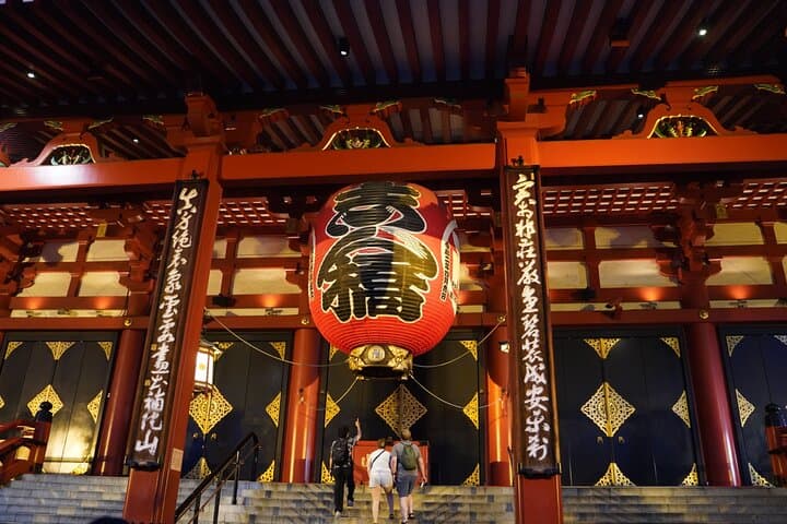 Tokyo: Asakusa Photogenic Night Walk with 1 drink — photo 17