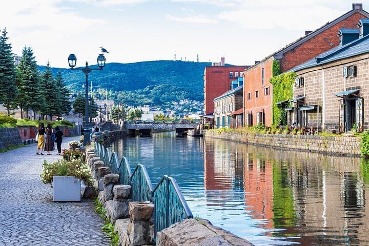 Otaru, Hokkaido Fuji Cherry Blossom Bus Tour │ Sapporo 1Day — photo 3