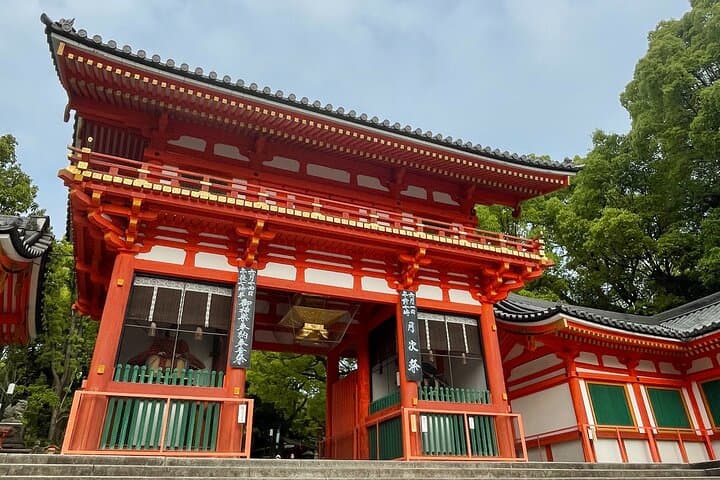 Private Custom Tour of Kiyomizu & Yasaka—by Young Local Guides — photo 5
