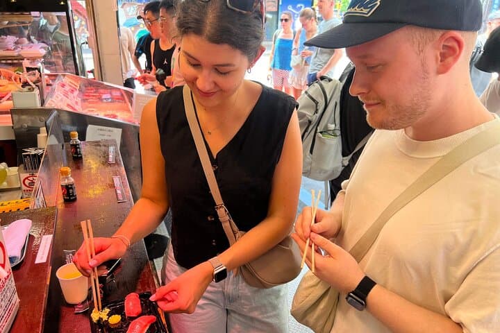 Tsukiji Fish Market Food and Walking Tour Experience — photo 4