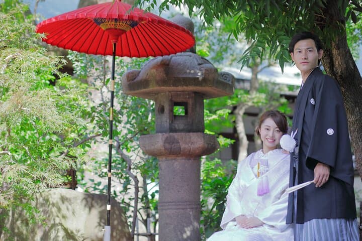 Casual Japanese Bride and Groom Kimono Fitting Experience — photo 2