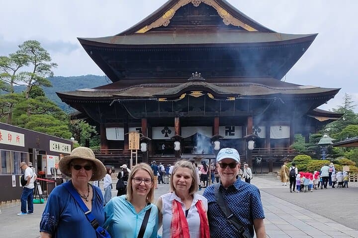 Zenkoji Temple and Sake Tasting Private Tour from Nagano — photo 4