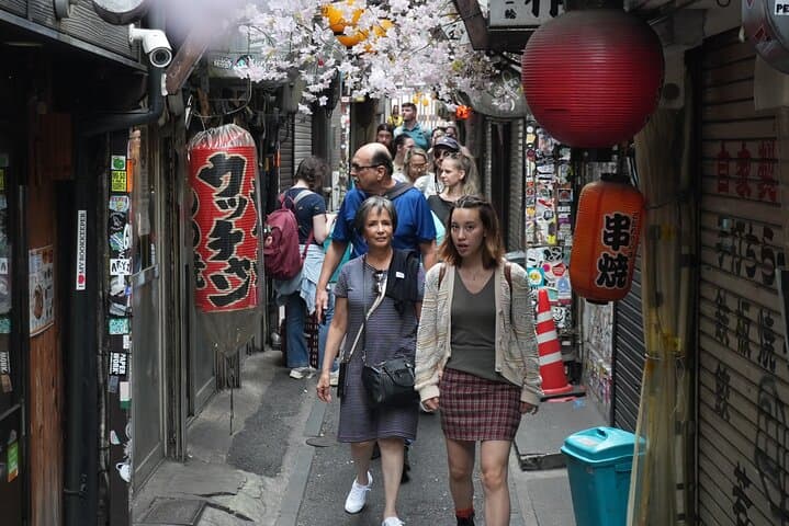 Tokyo Shinjuku: History, Culture & Hidden Alleys Walking Tour — photo 4