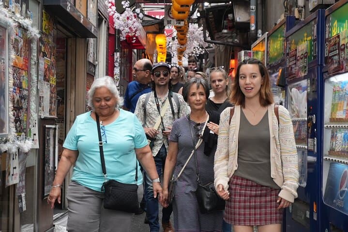 Tokyo Shinjuku: History, Culture & Hidden Alleys Walking Tour — photo 2