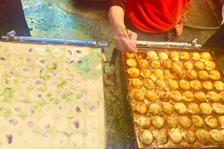 Dotonbori Street Food and Kuromon Tour with Retro Walk — photo 7